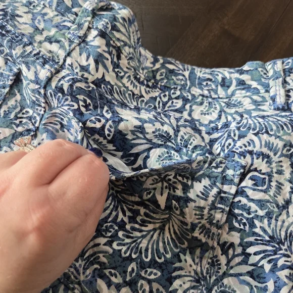 Capri Jeans Blue & White Floral Print - NWT Size 10 - Picture 8 of 10